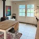 2 Bedroom Cozy In